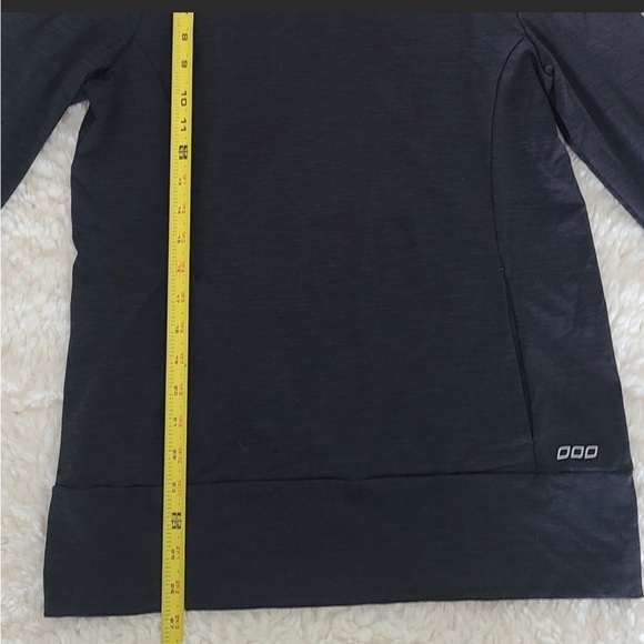 EUC! Lorna Jane Active Side Neck Half Zip - Picture 5 of 6